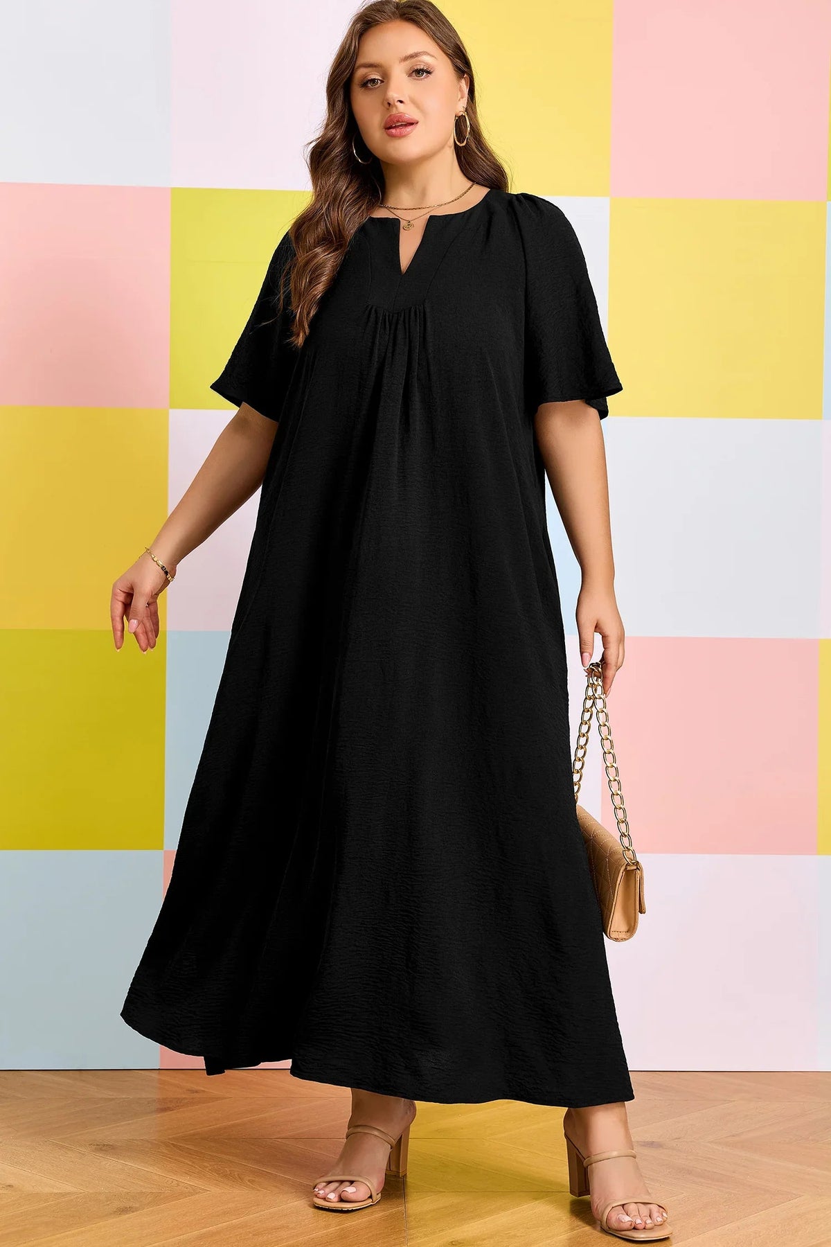 Women's Black Plus-Size Notched-Neck Short-Sleeve Loose Dress