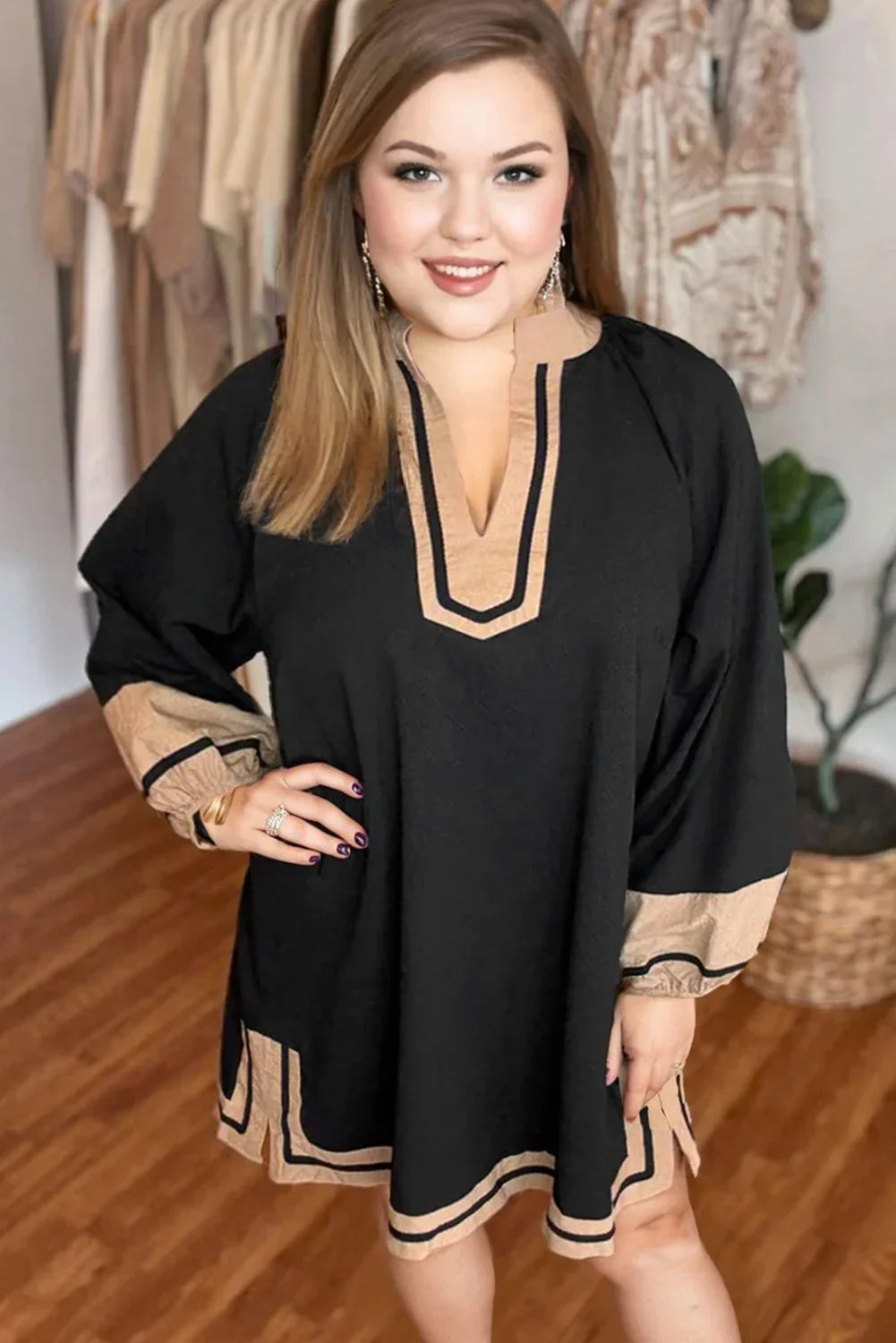 Women's Black Plus-Size V-Neck Color-Block Long-Sleeve Mini Dress